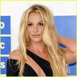 Britney Spears Shares Naked Beach Vacation Photos